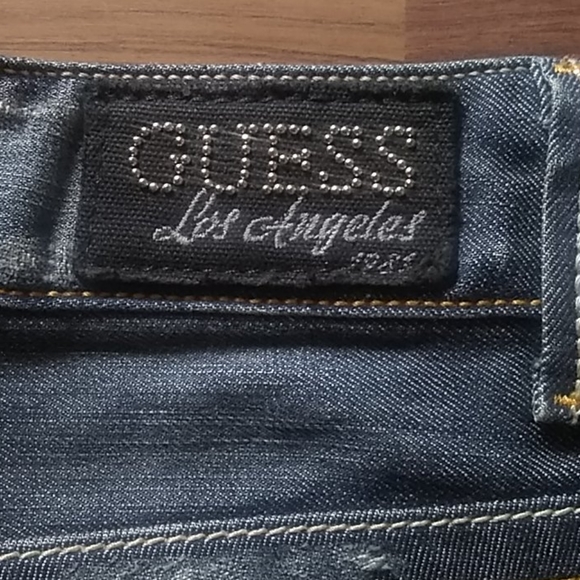 GUESS RIPPED JEANS - Picture 6 of 12